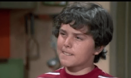 Peter Brady imitates Humphrey Bogart